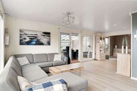 Image depicting the Service Luxury Vinyl Plank Cleaning